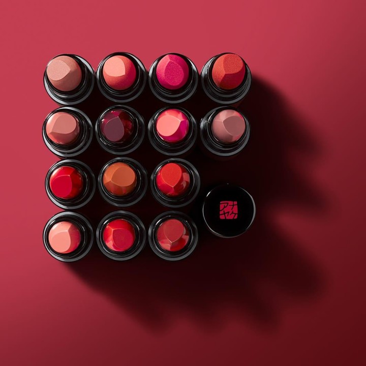 Treatment lipstick satiny