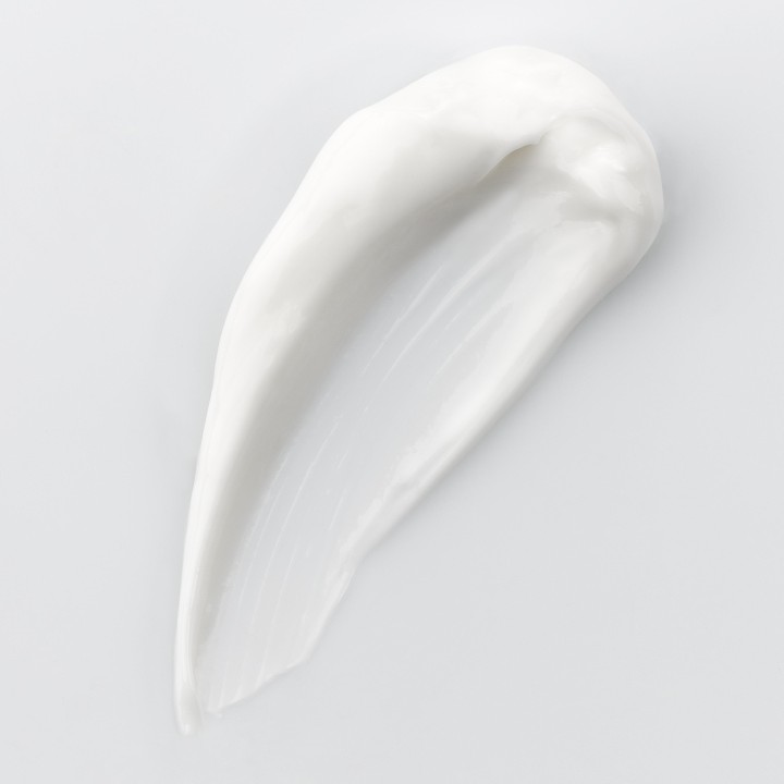 Soin lissant contour des yeux